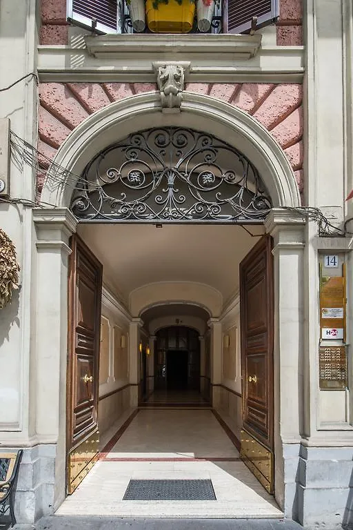B&B A Picture Of Rom