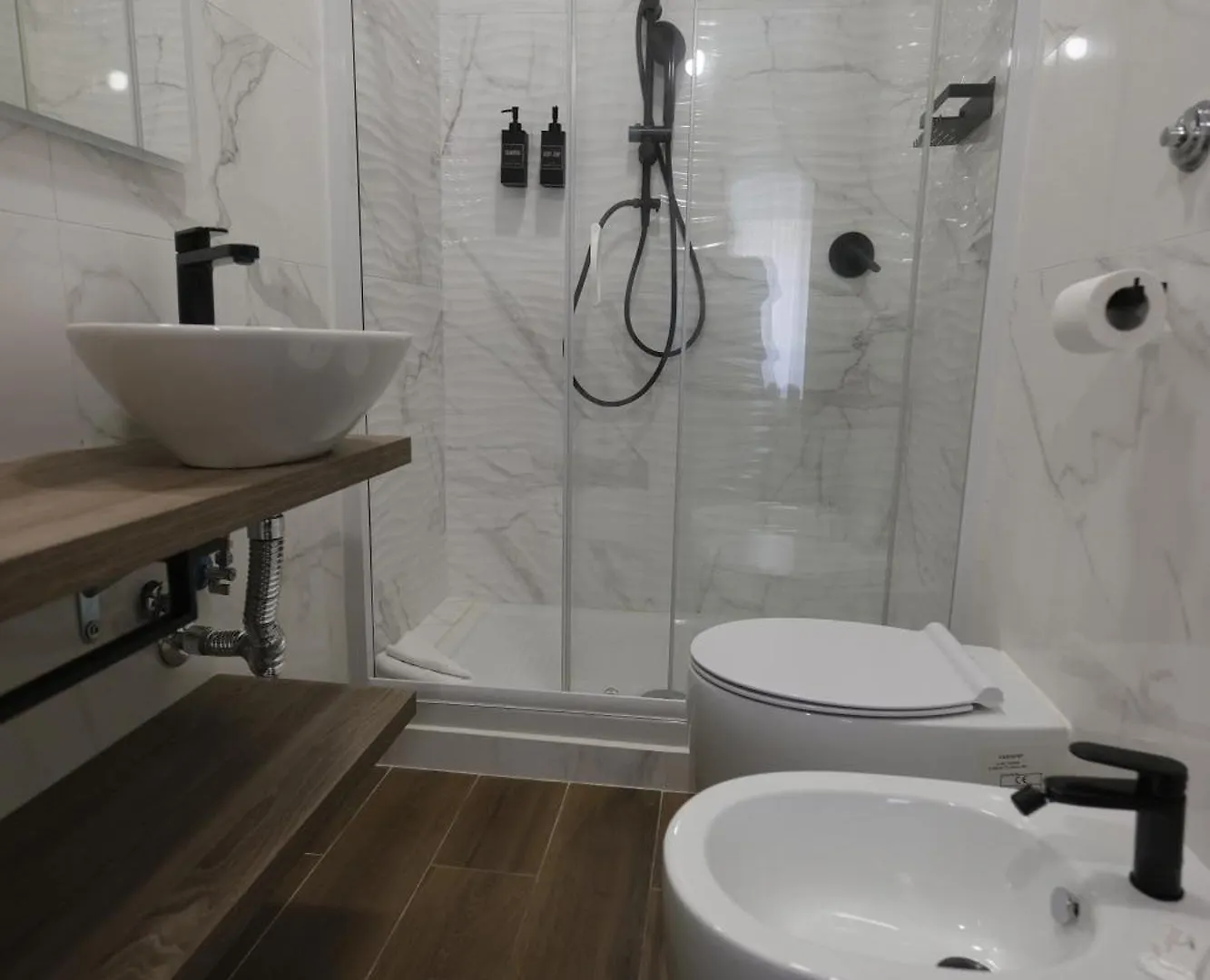 어 픽처 오브 로마 B&B